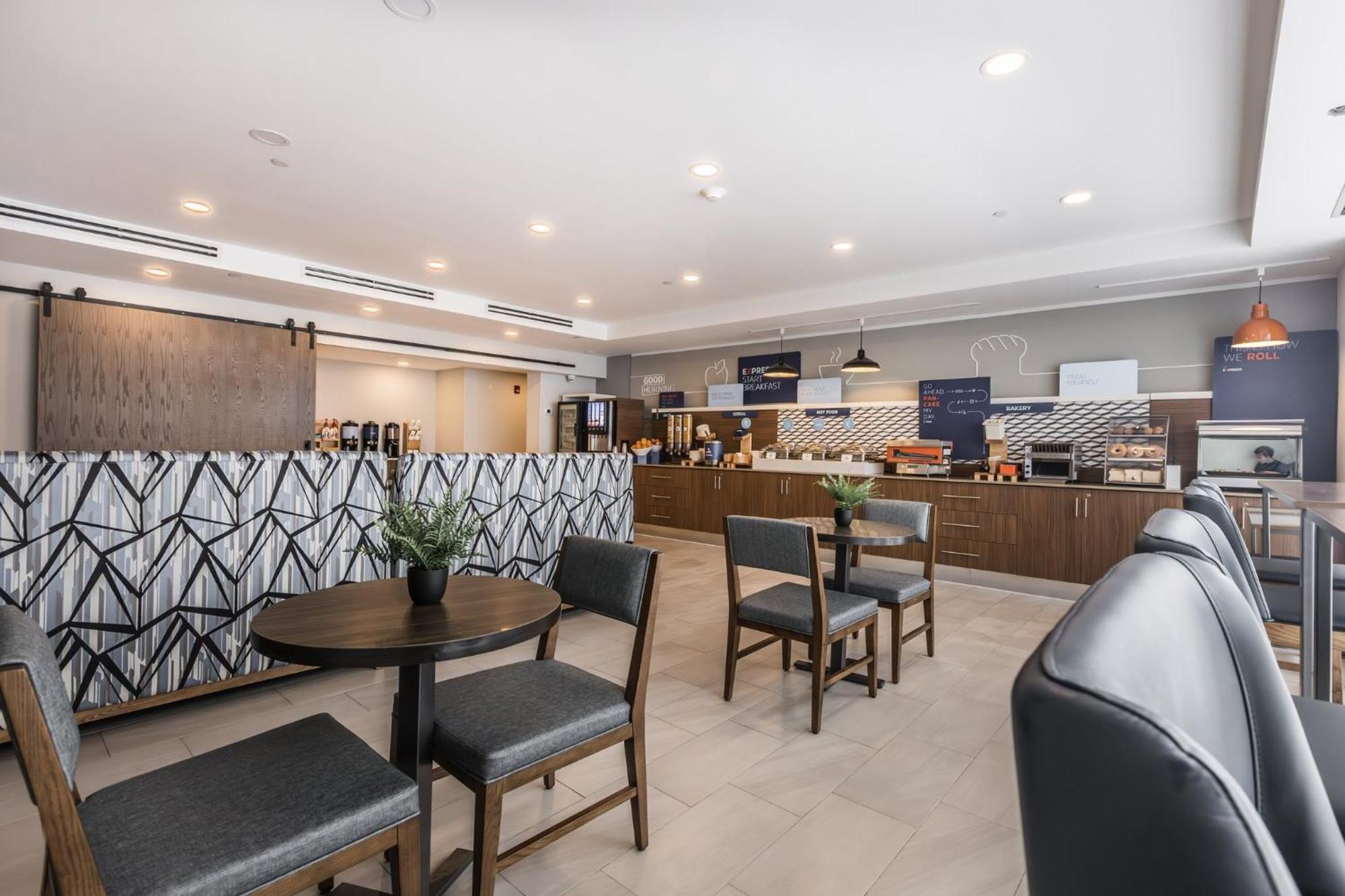 Holiday Inn Express Toronto-North York By Ihg Экстерьер фото