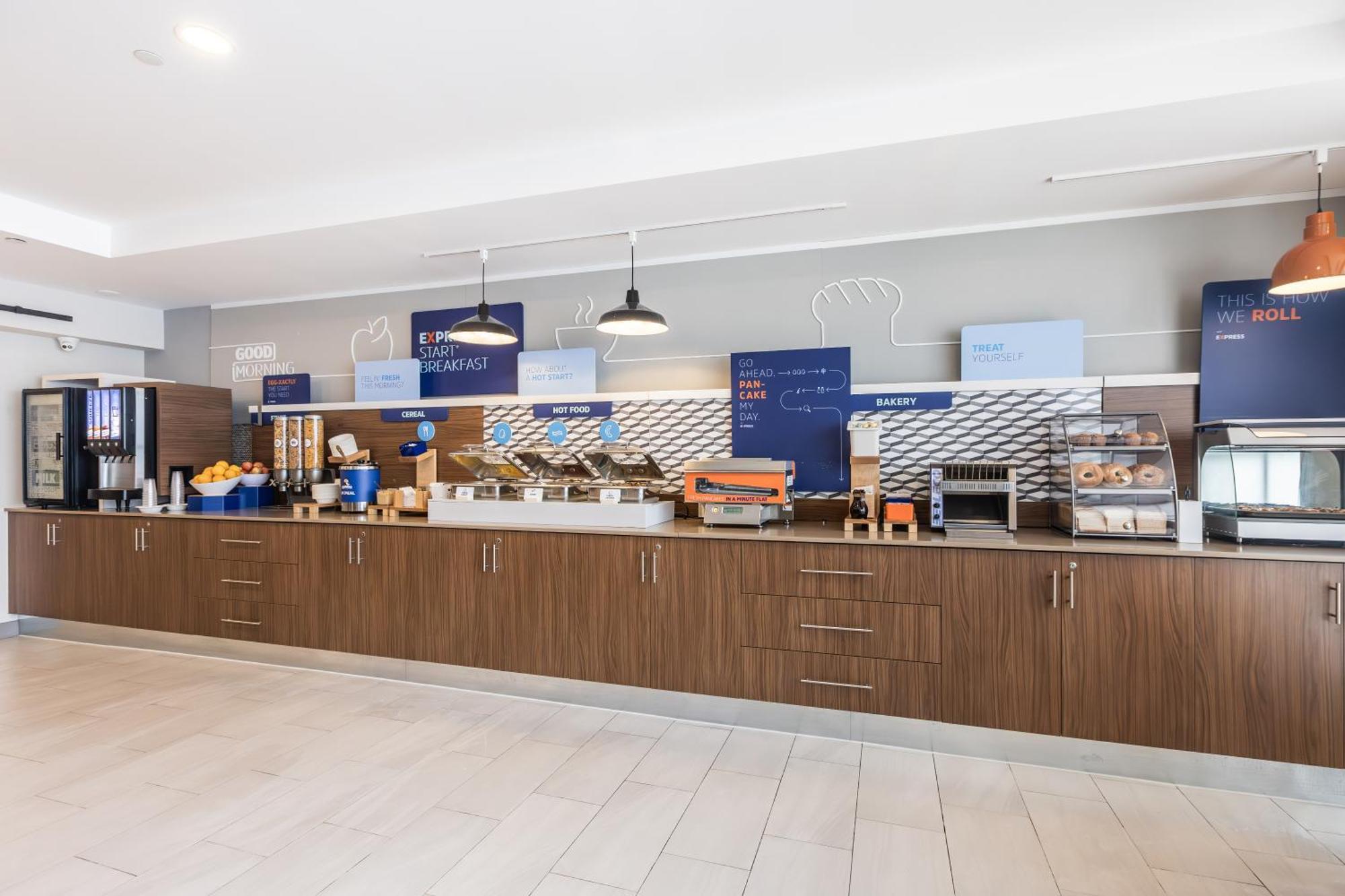 Holiday Inn Express Toronto-North York By Ihg Экстерьер фото