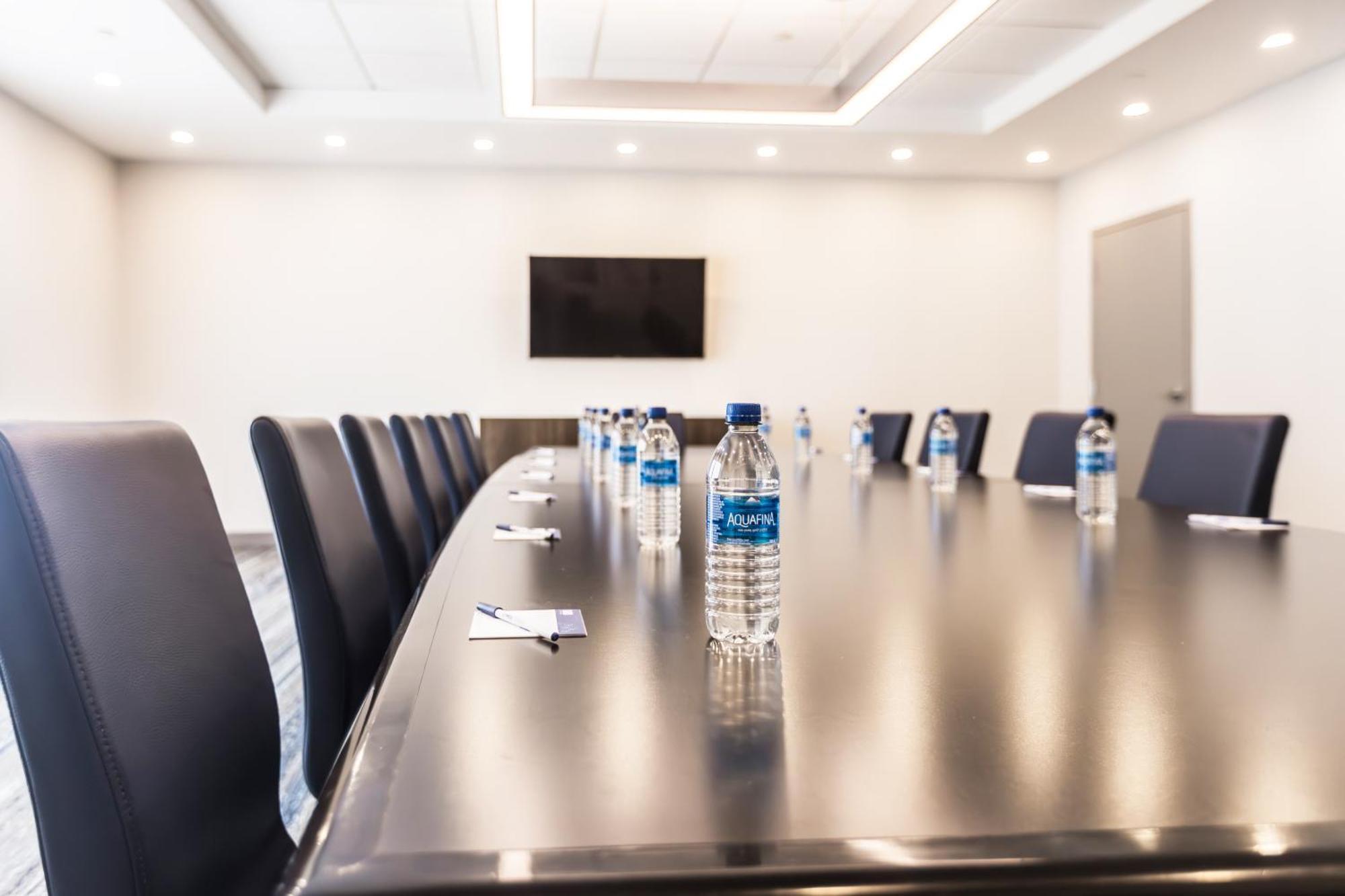 Holiday Inn Express Toronto-North York By Ihg Экстерьер фото